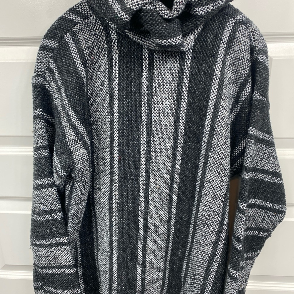 Earthbound Trading Co Poncho Baha Mexican Hoodie Pullover Molina Black Gray Med - Picture 4 of 5